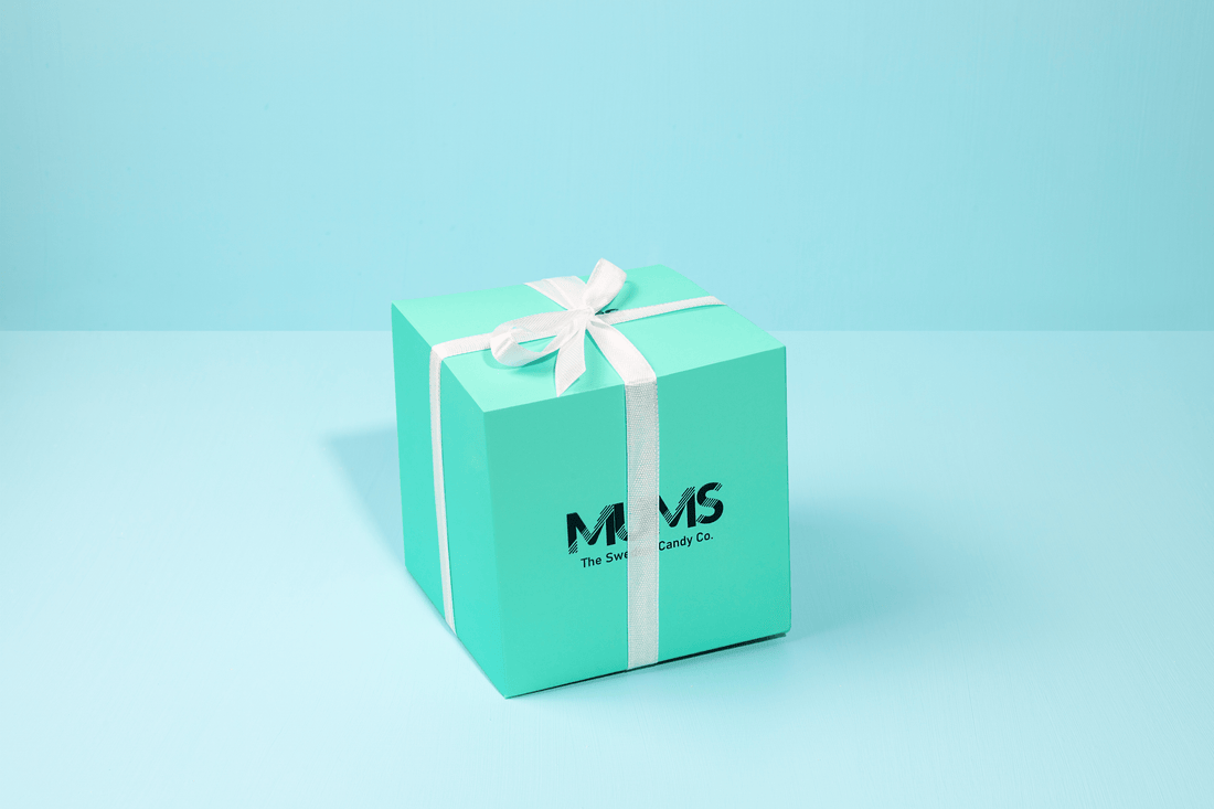 Mums Medium Gift Box Comes With BUBS - Mums - The Swedish Candy Co.