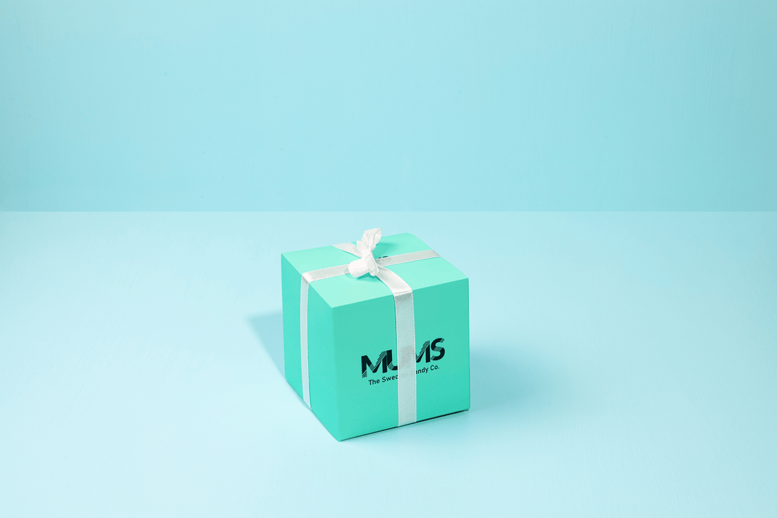 Mums Medium Gift Box Comes With BUBS - Mums - The Swedish Candy Co.